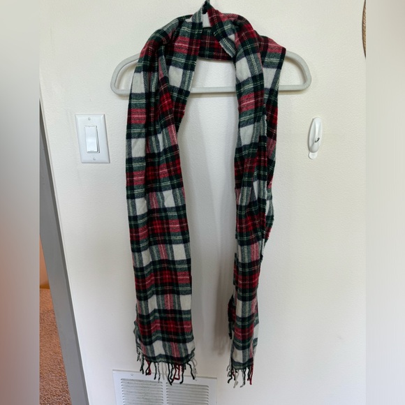 J. Crew Italian Wool large scarf in Tartan pattern - Picture 2 of 4